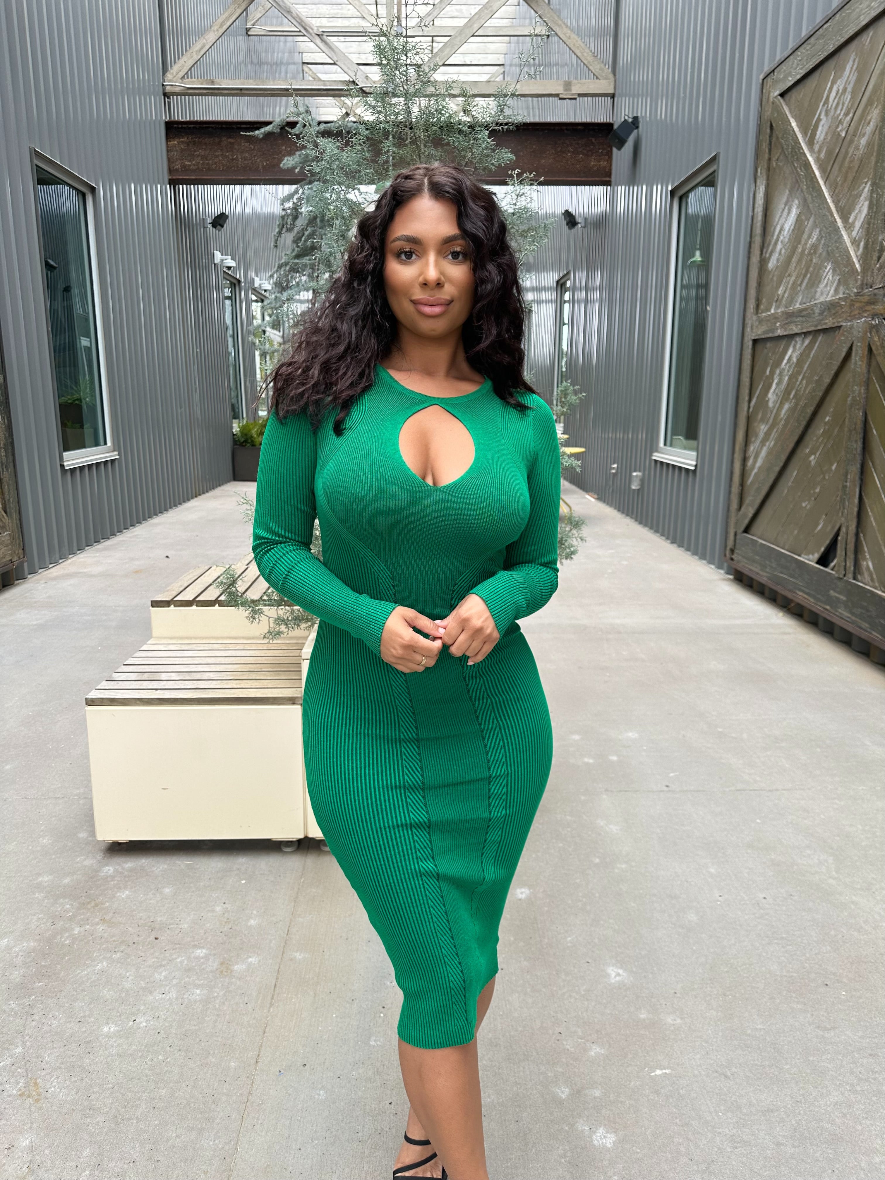 Isabella Kelly Green Knit Midi Dress - DOLCE & DIVA Isabella Kelly Green Knit Midi Dress - DOLCE & DIVA