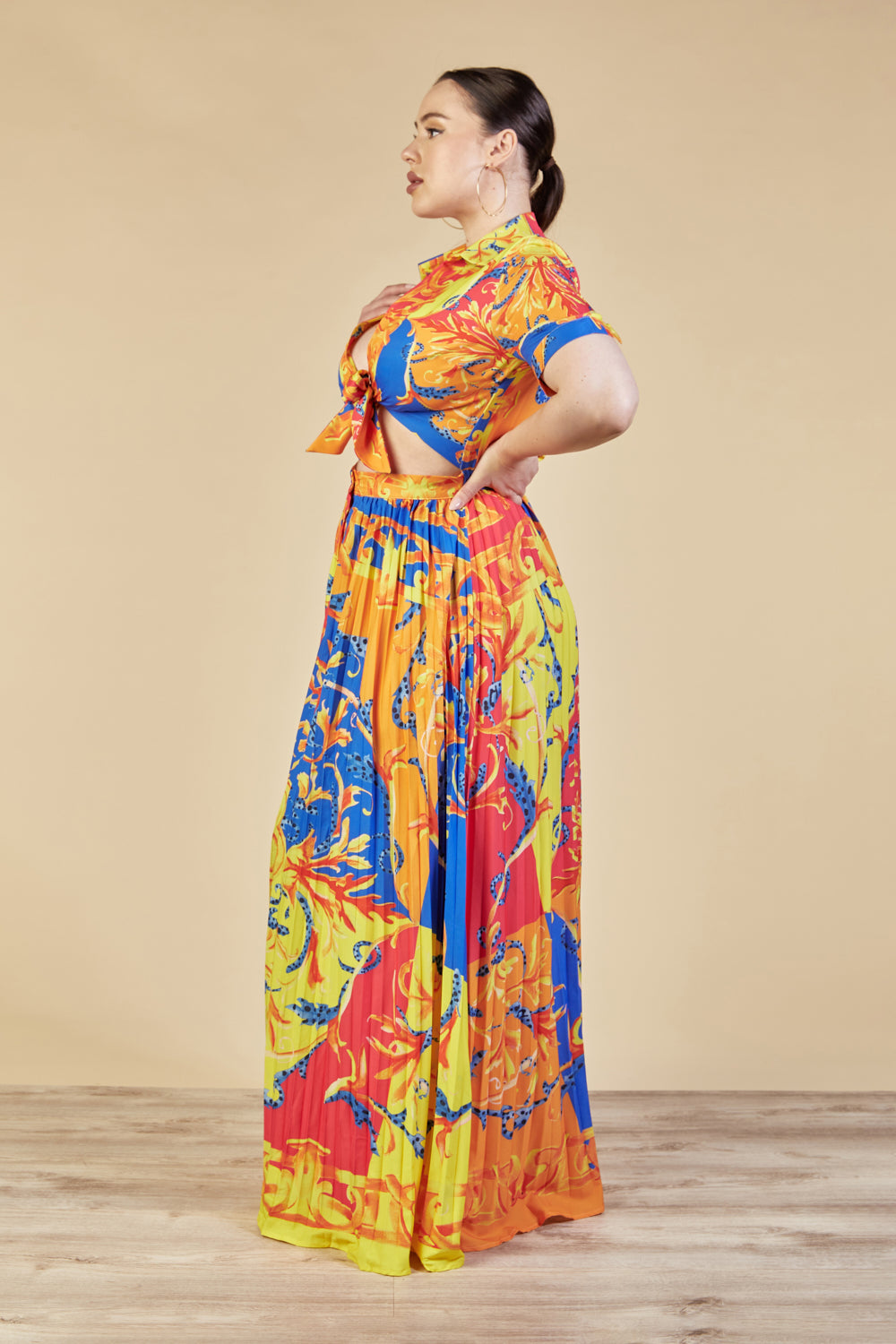 Angelina Curvy Collared Pleated Baroque Print Maxi Dress - DOLCE & DIVA Angelina Curvy Collared Pleated Baroque Print Maxi Dress - DOLCE & DIVA