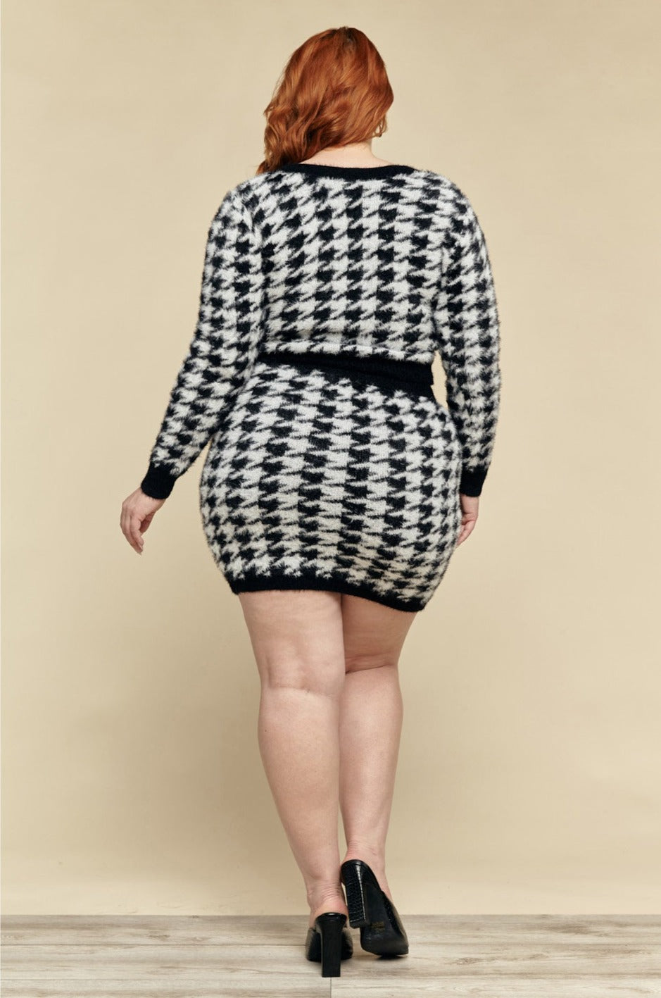 Kennedy Houndstooth Fuzzy Curvy Skirt Set Kennedy Houndstooth Fuzzy Curvy Skirt Set